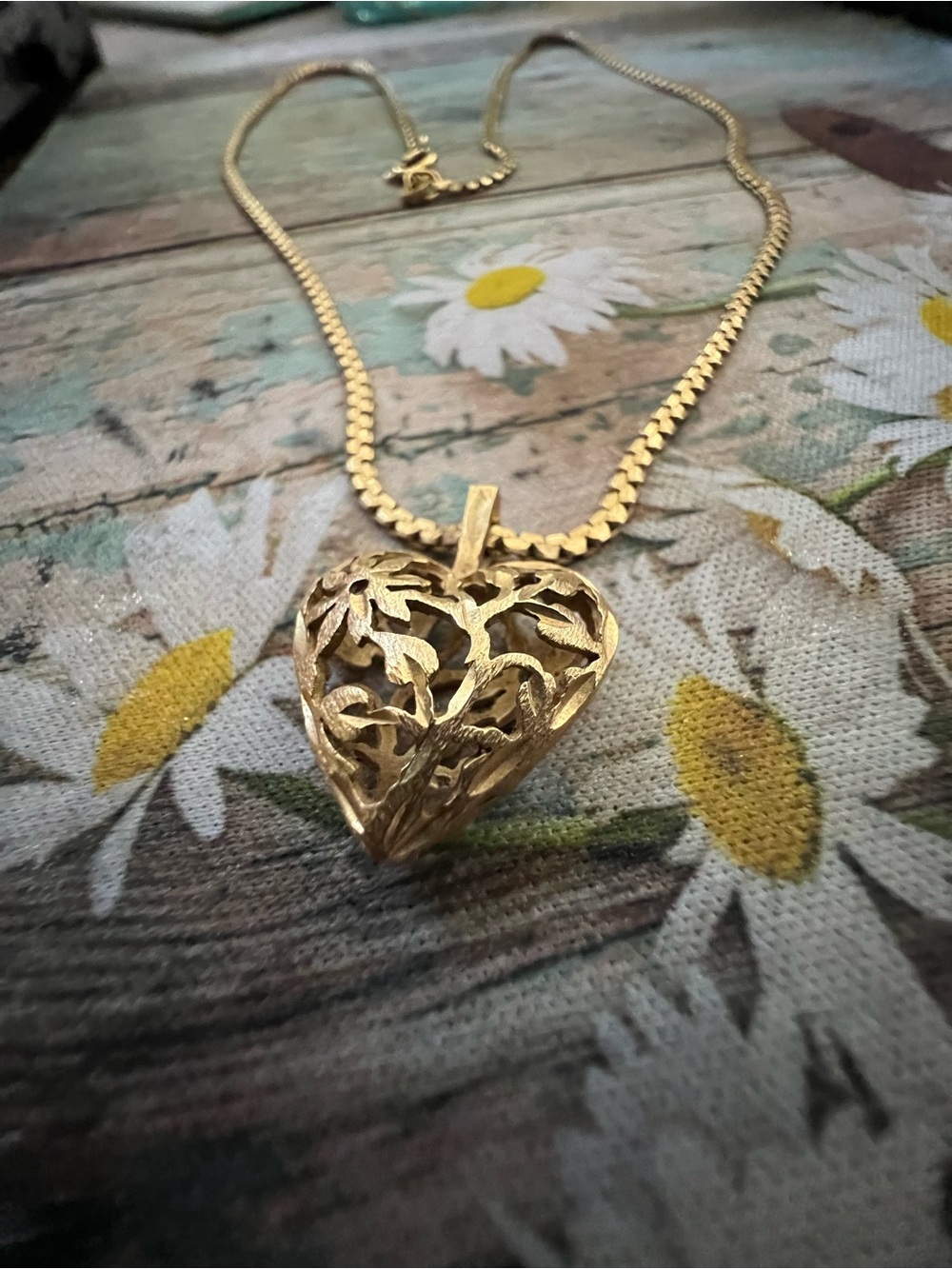 14K Gold Heart Pendant Necklace - Picture 9 of 9